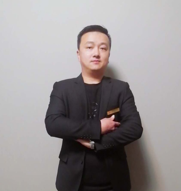 他，加盟卡百利艺术涂料第一年，不仅收回了项目投资，还买了房